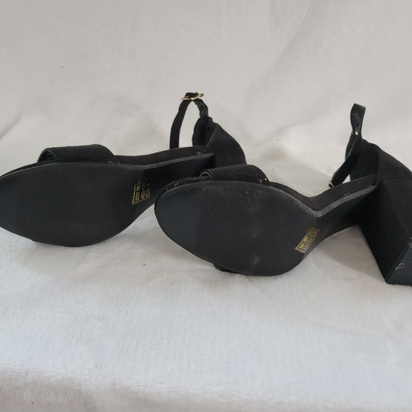 NWOT Boohoo Black Faux Suede Sandal Heels - Picture 7 of 7
